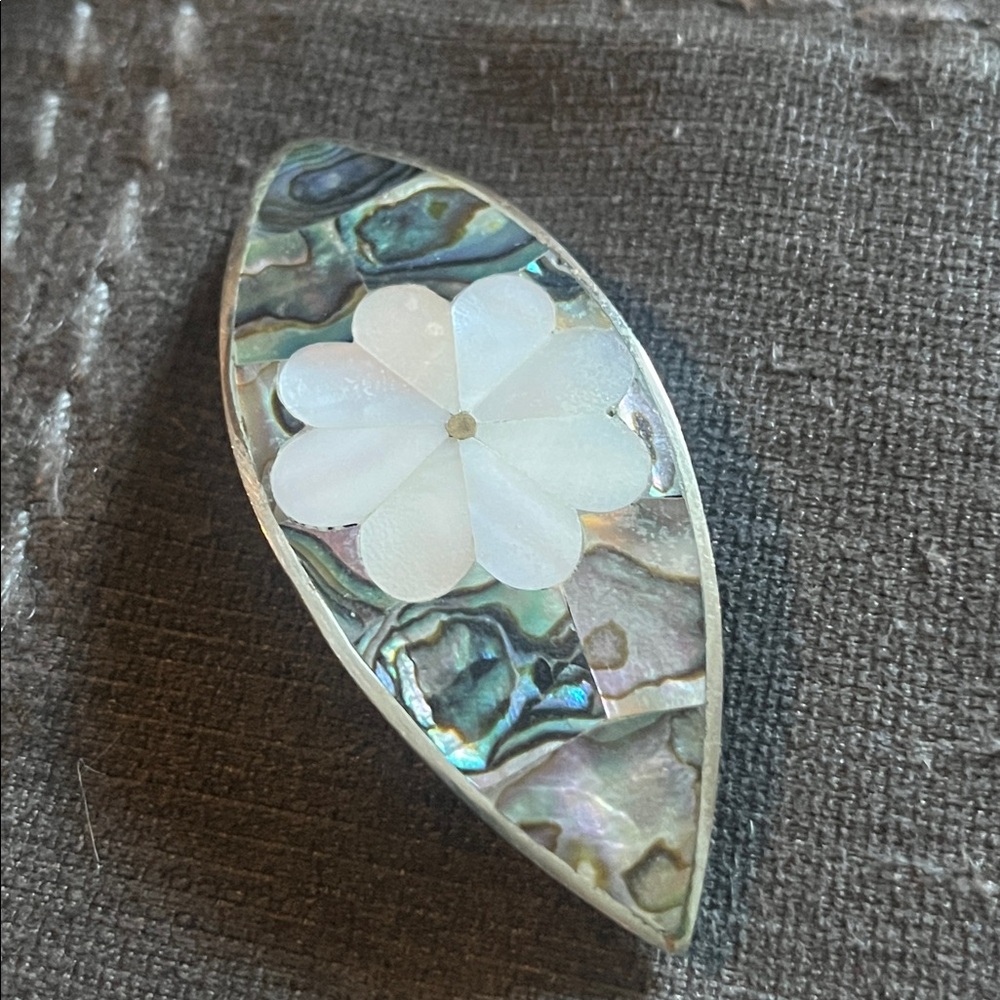 Abalone Shell Barrette with White Flower Inlay - Picture 11 of 12
